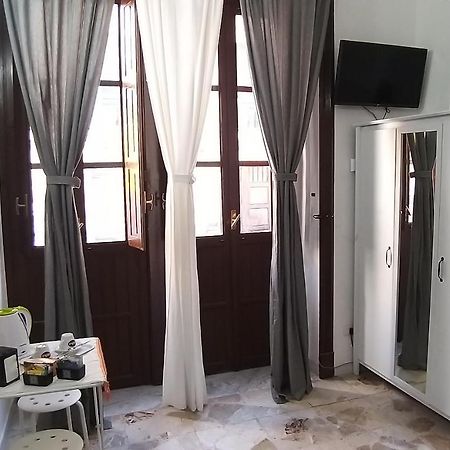 Exclusive House Center Apartman Catania-Fontanarossai nemzetközi repülőtér Kültér fotó