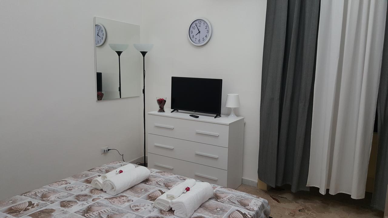 Exclusive House Center Apartman Catania-Fontanarossai nemzetközi repülőtér Kültér fotó