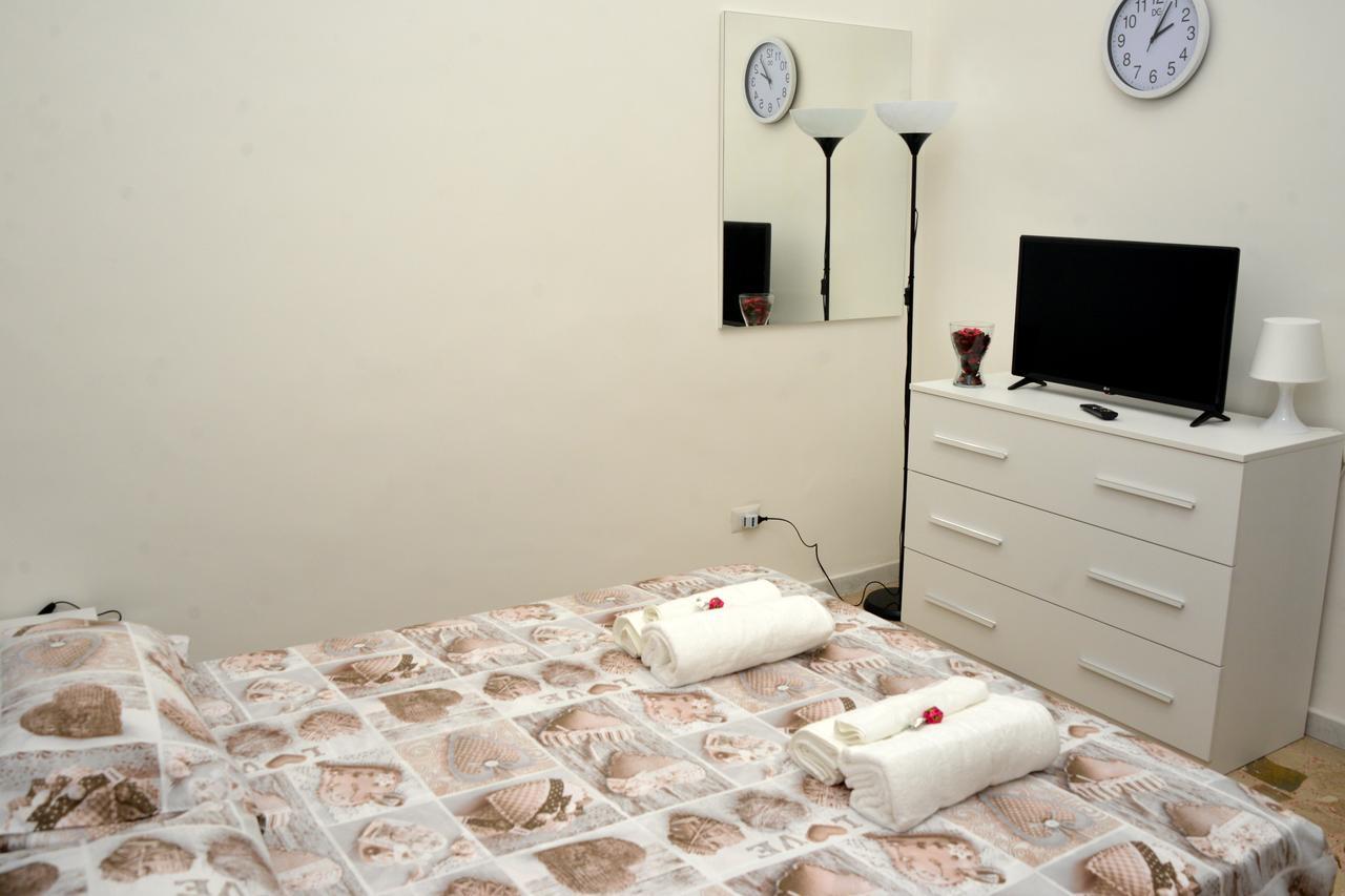 Exclusive House Center Apartman Catania-Fontanarossai nemzetközi repülőtér Kültér fotó