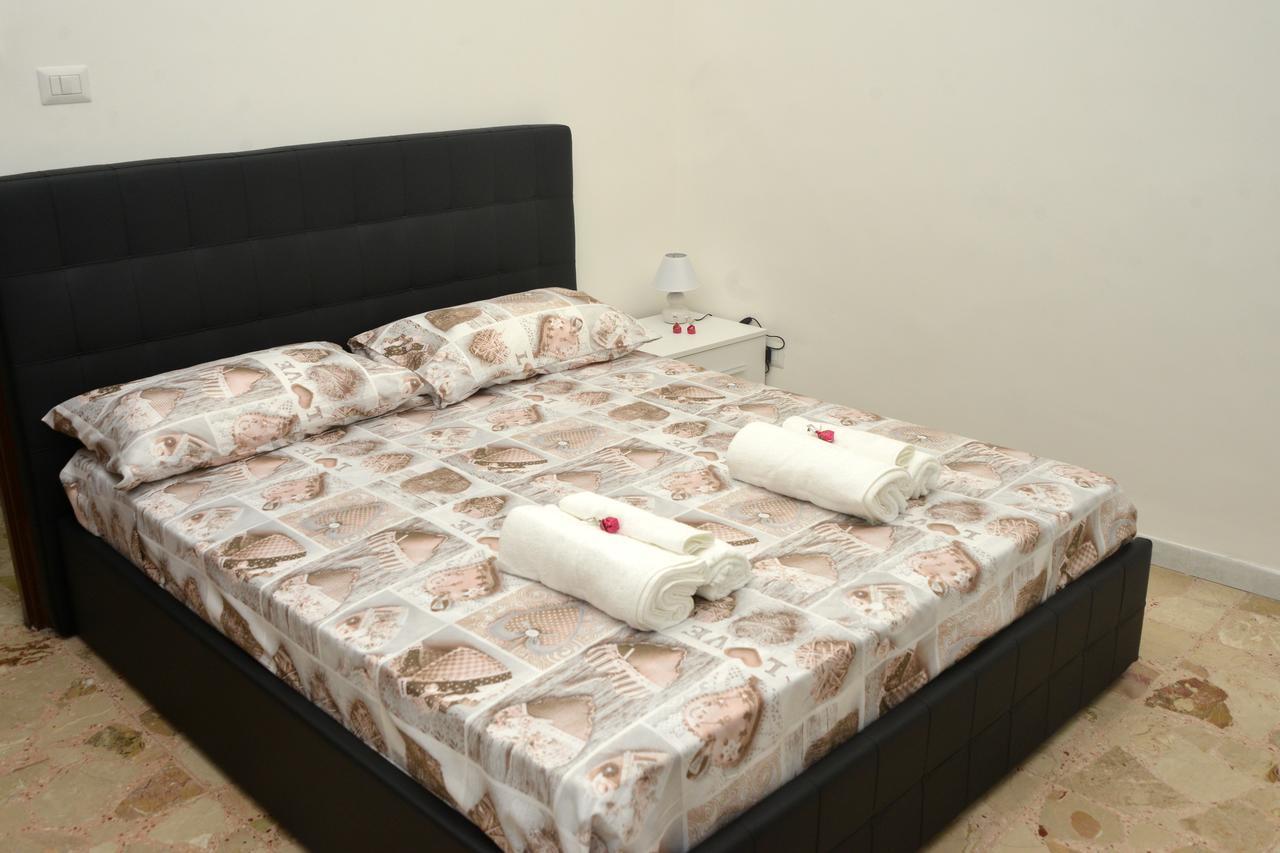 Exclusive House Center Apartman Catania-Fontanarossai nemzetközi repülőtér Kültér fotó