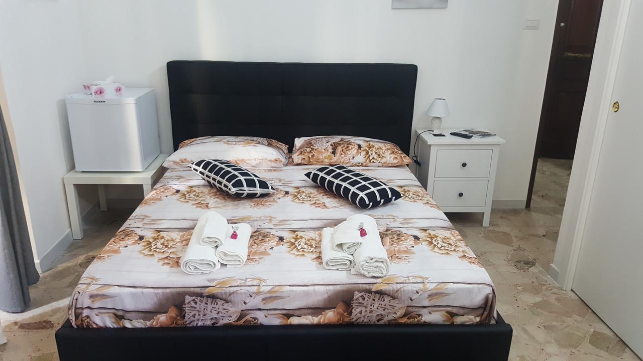 Exclusive House Center Apartman Catania-Fontanarossai nemzetközi repülőtér Kültér fotó