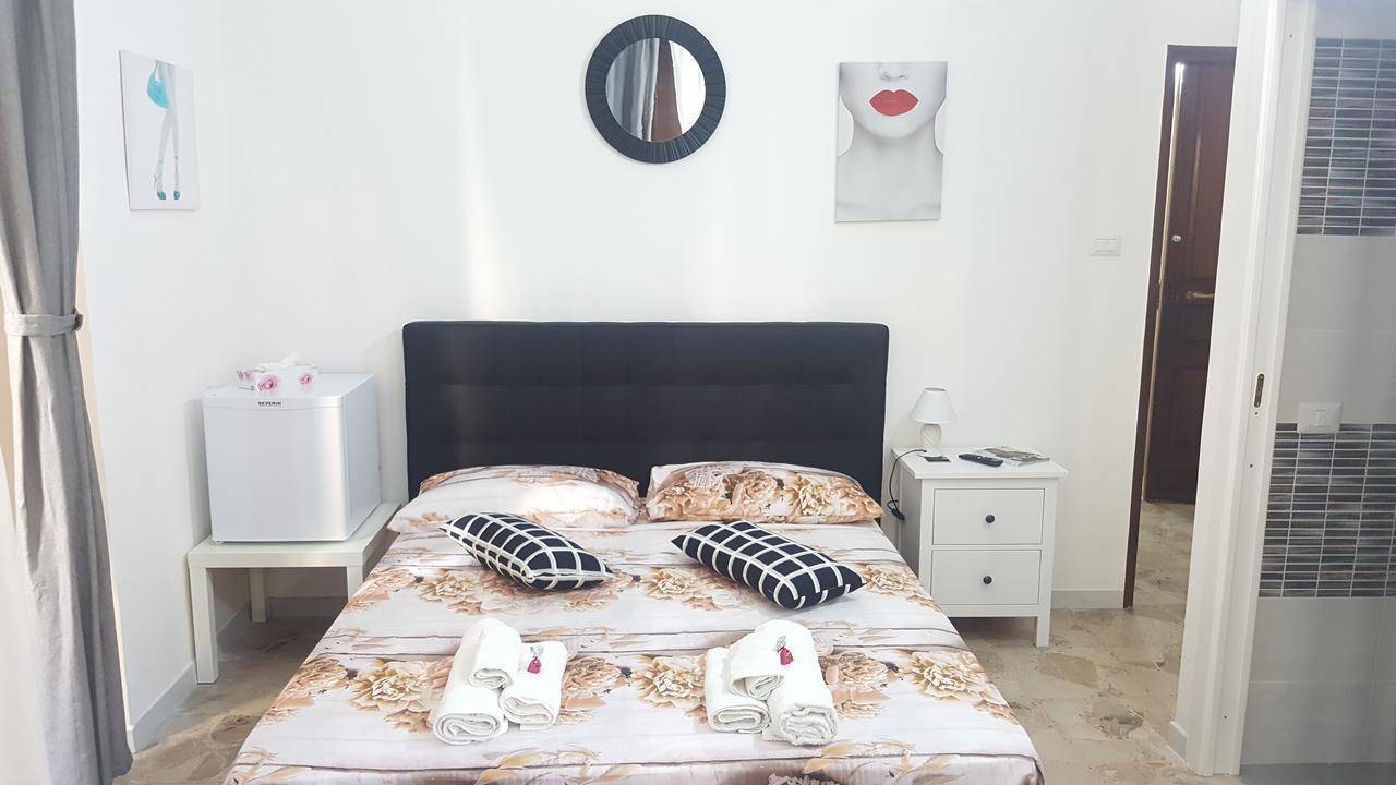 Exclusive House Center Apartman Catania-Fontanarossai nemzetközi repülőtér Kültér fotó