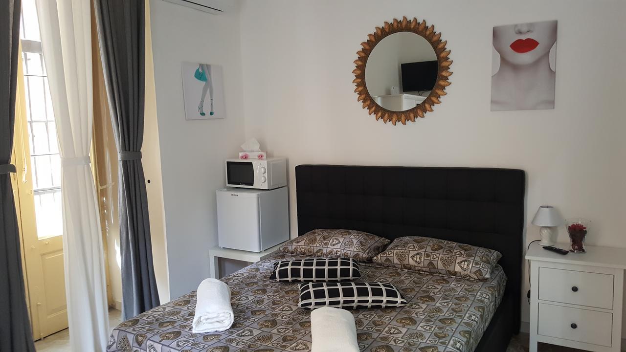 Exclusive House Center Apartman Catania-Fontanarossai nemzetközi repülőtér Kültér fotó