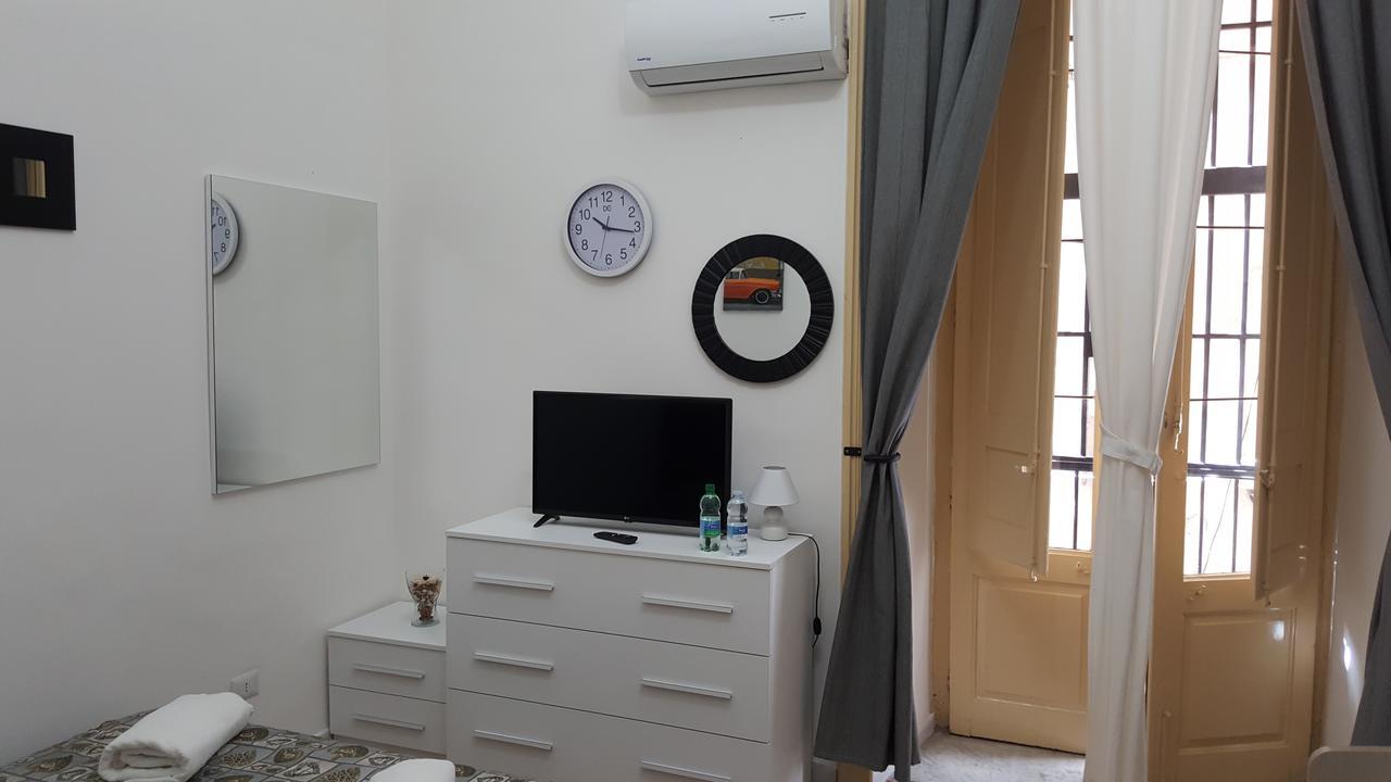 Exclusive House Center Apartman Catania-Fontanarossai nemzetközi repülőtér Kültér fotó