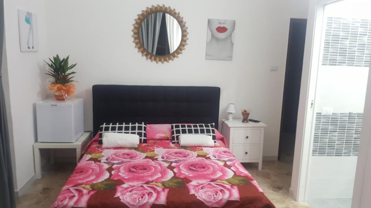 Exclusive House Center Apartman Catania-Fontanarossai nemzetközi repülőtér Kültér fotó