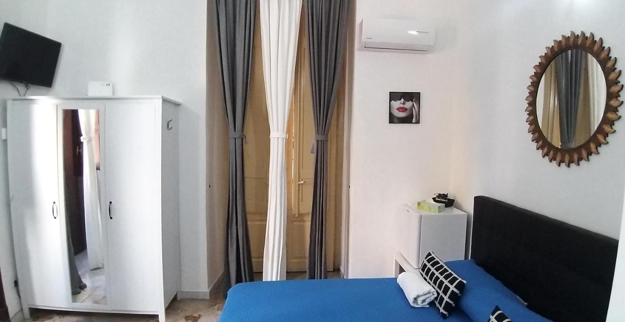Exclusive House Center Apartman Catania-Fontanarossai nemzetközi repülőtér Kültér fotó