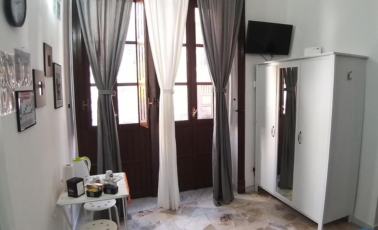 Exclusive House Center Apartman Catania-Fontanarossai nemzetközi repülőtér Kültér fotó