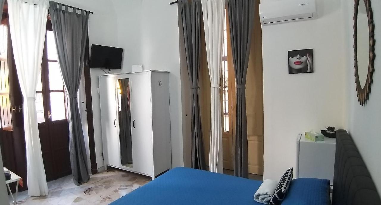 Exclusive House Center Apartman Catania-Fontanarossai nemzetközi repülőtér Kültér fotó