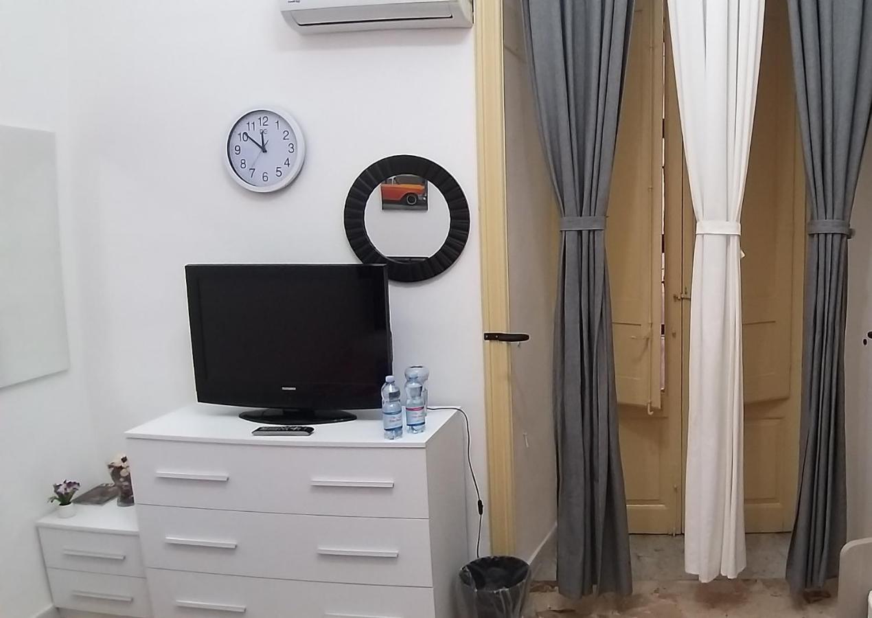 Exclusive House Center Apartman Catania-Fontanarossai nemzetközi repülőtér Kültér fotó